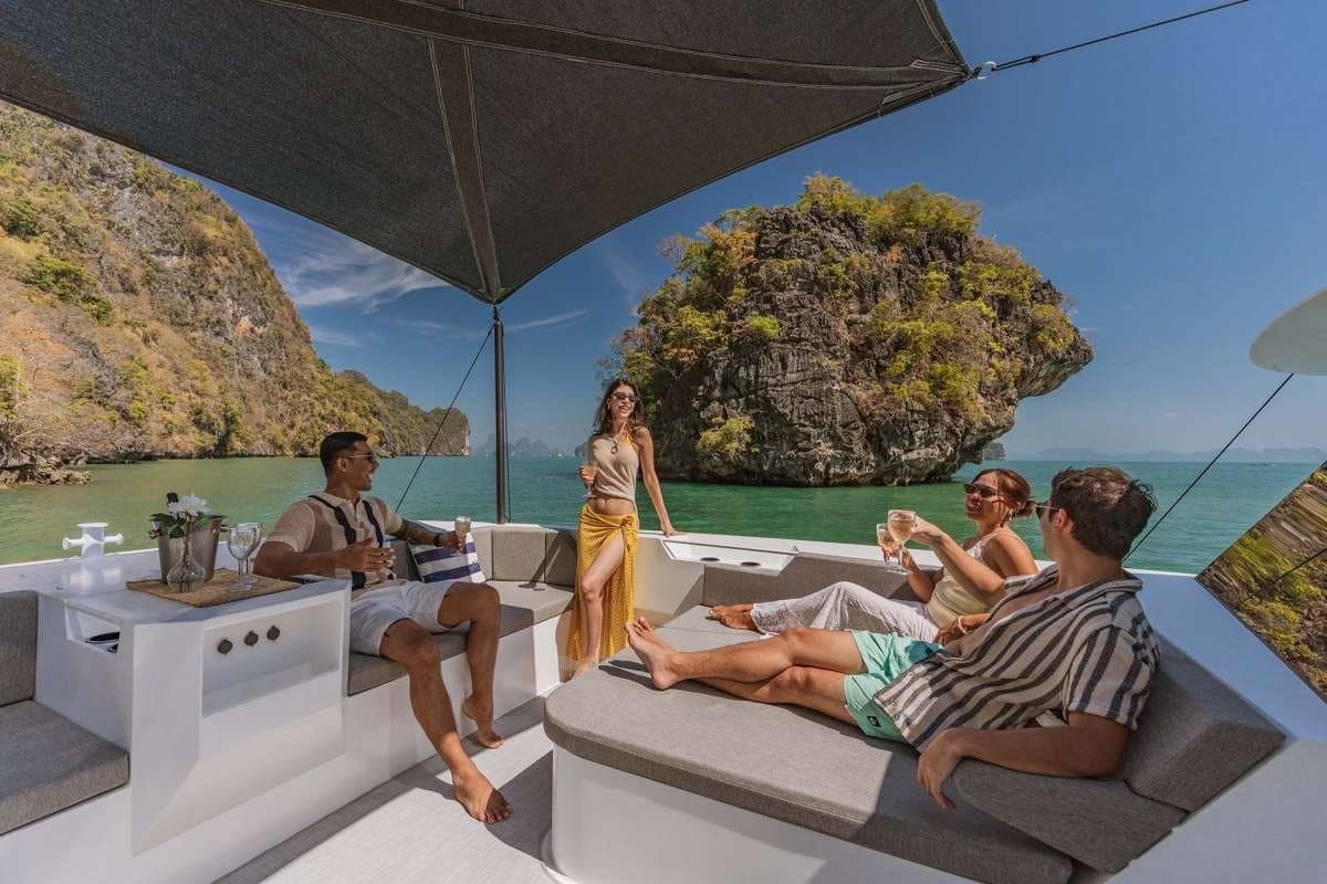 Power Catamaran 50ft Prada 5