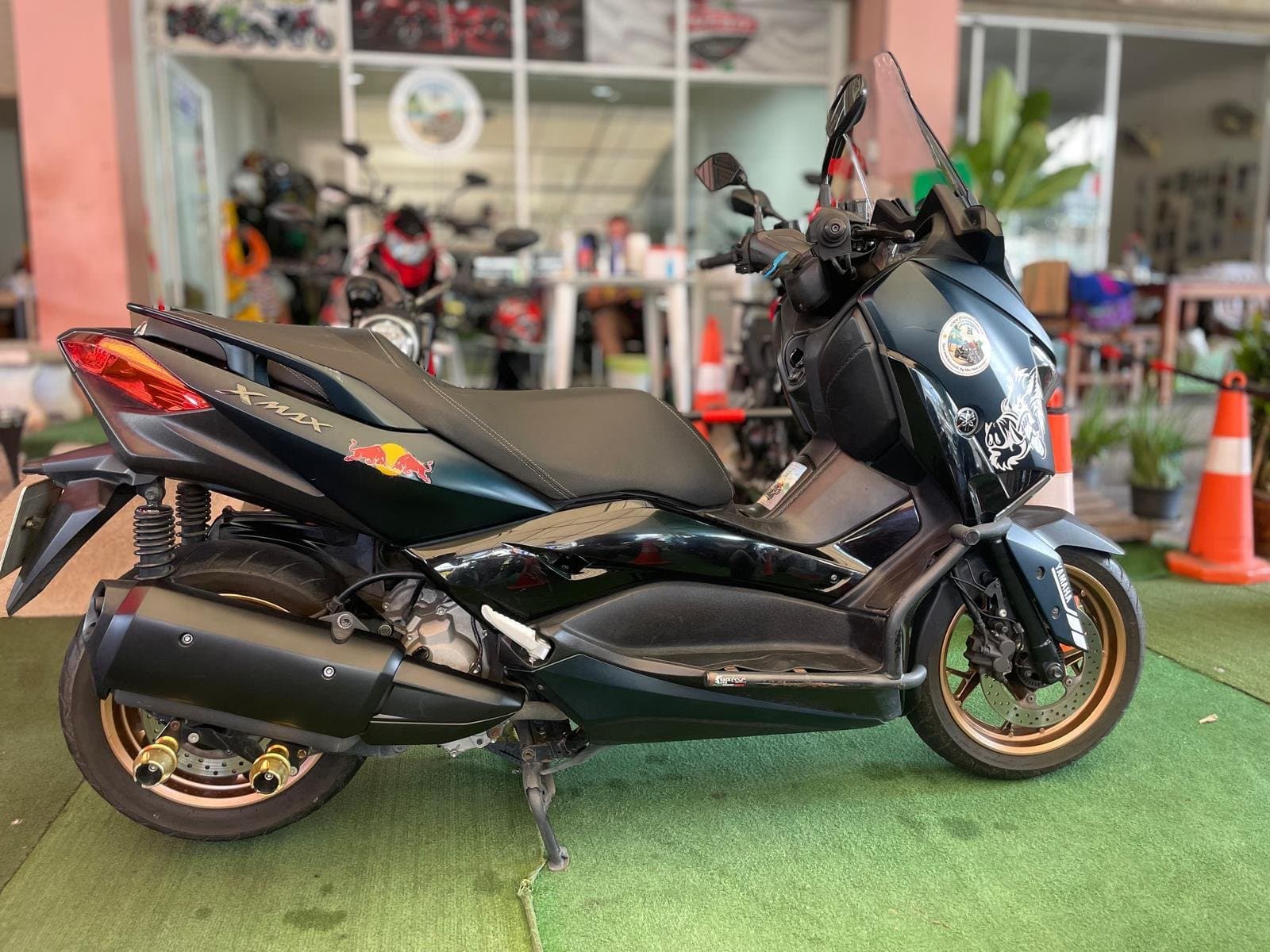 Yamaha X-Max 300