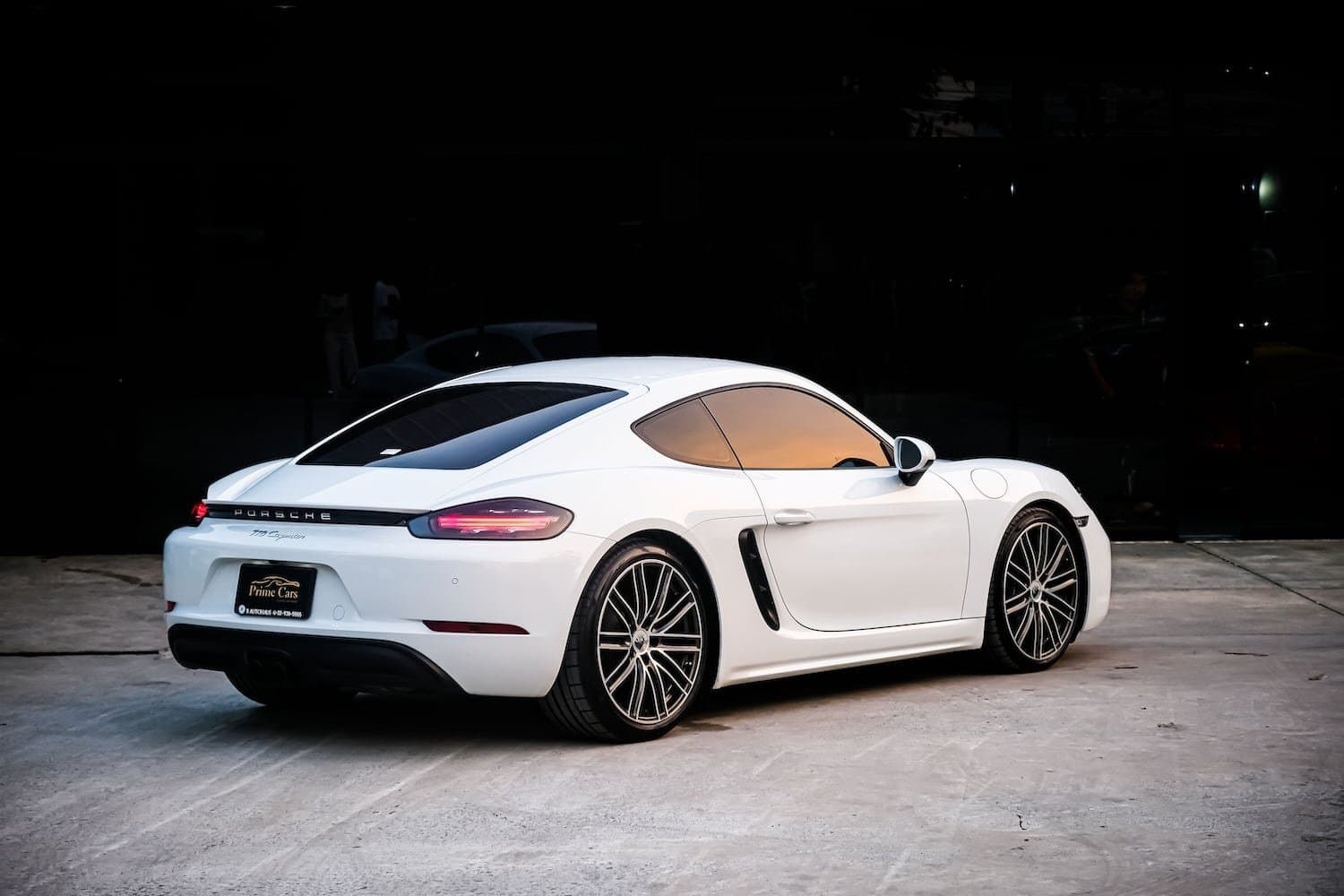 Porsche 718 Cayman 3