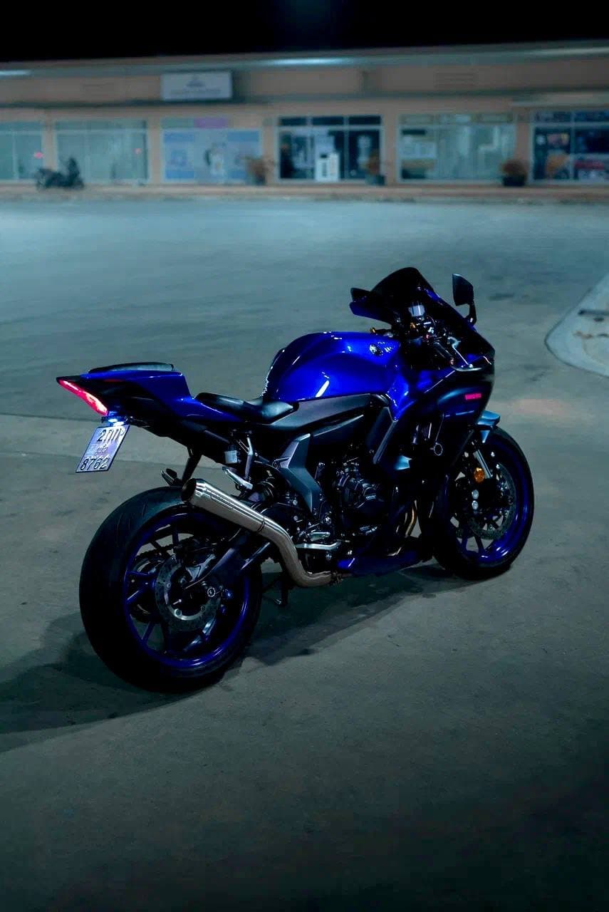 Yamaha YZF-R7 3