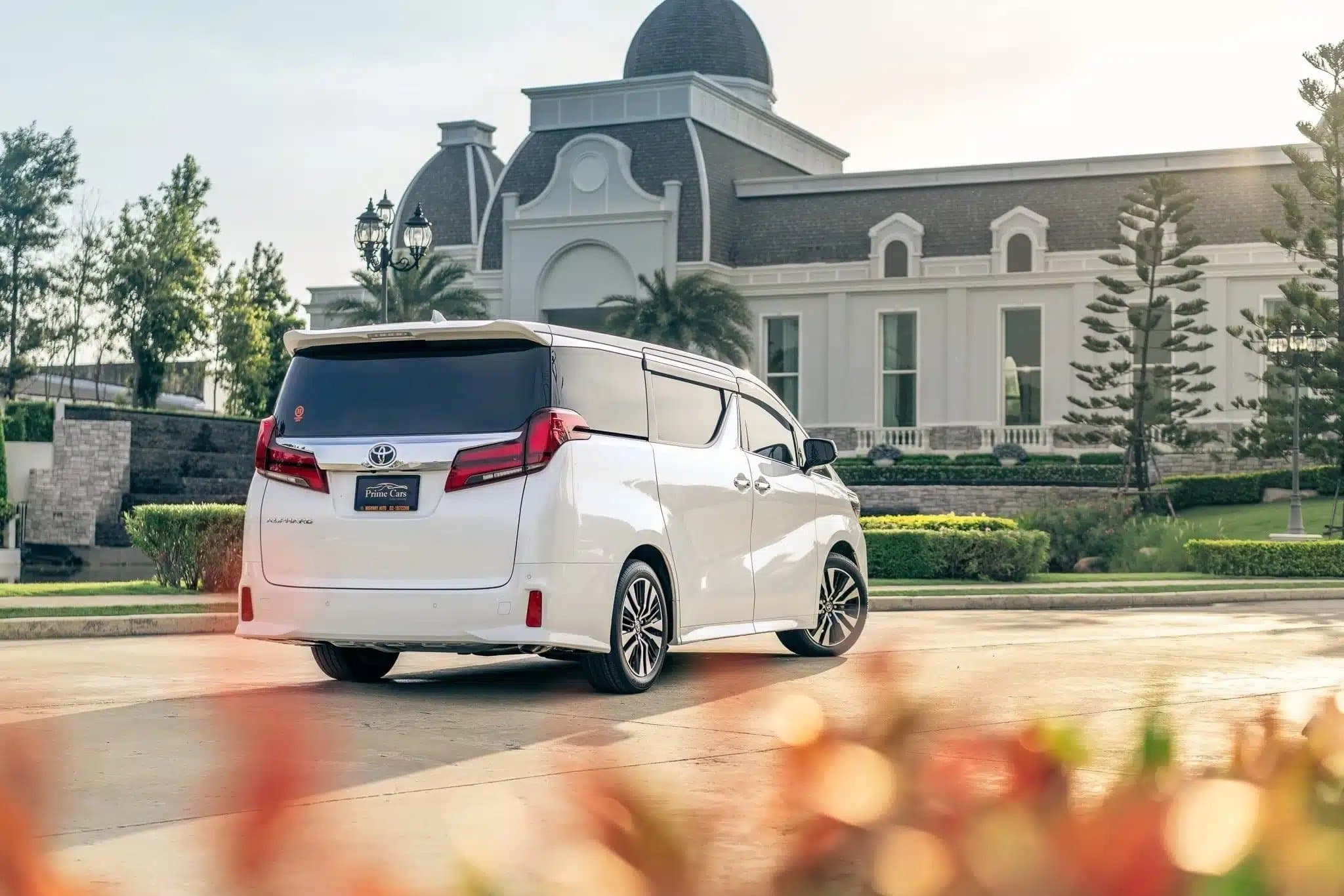 Toyota Alphard 30 2.5 SC (белый) 3