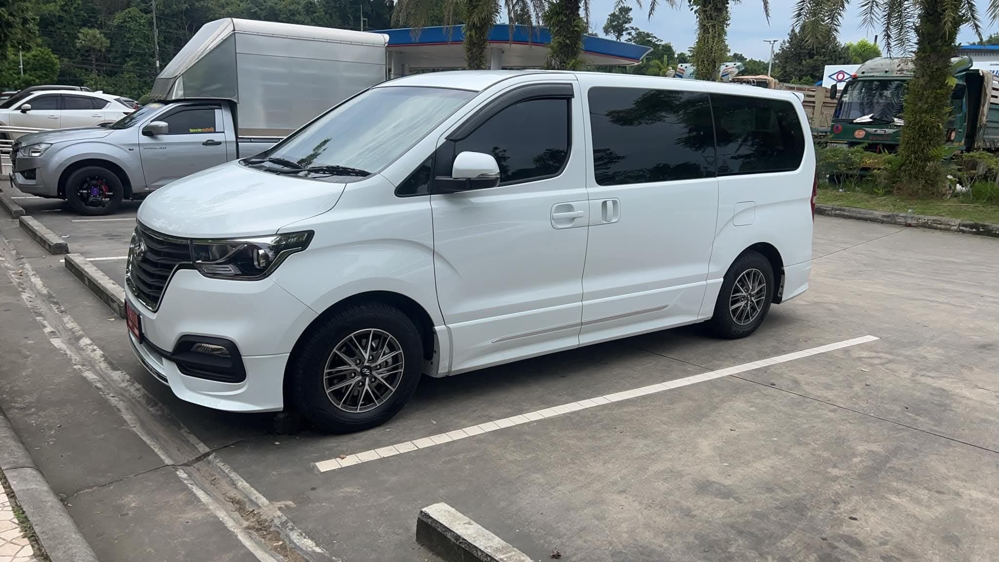 Hyundai H-1