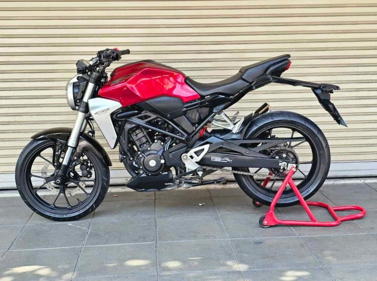 Honda CB300R 3