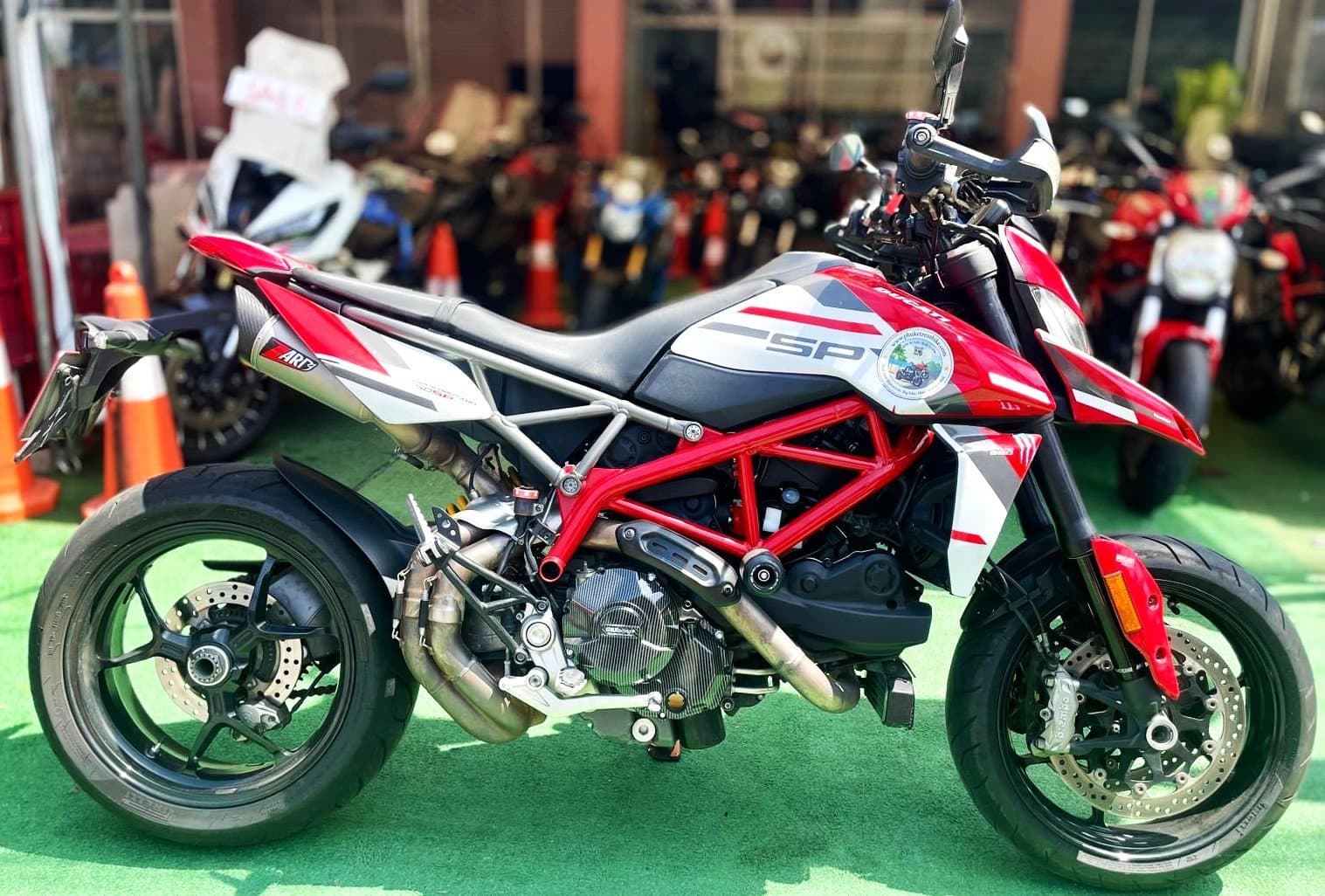 Ducati Hypermotard 950