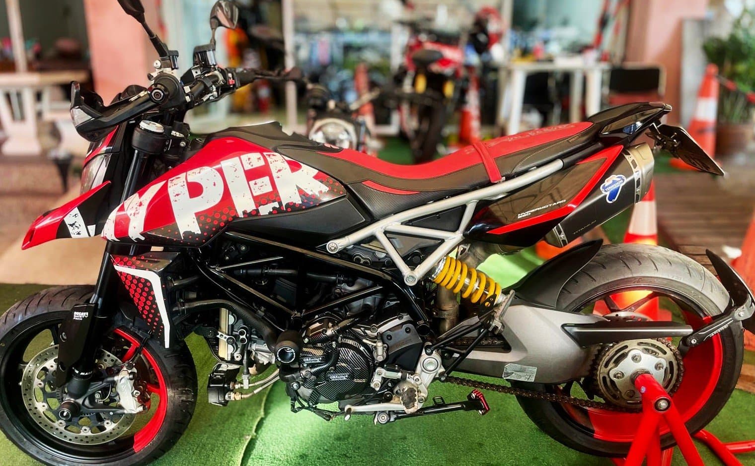 Ducati Hypermotard 950 2