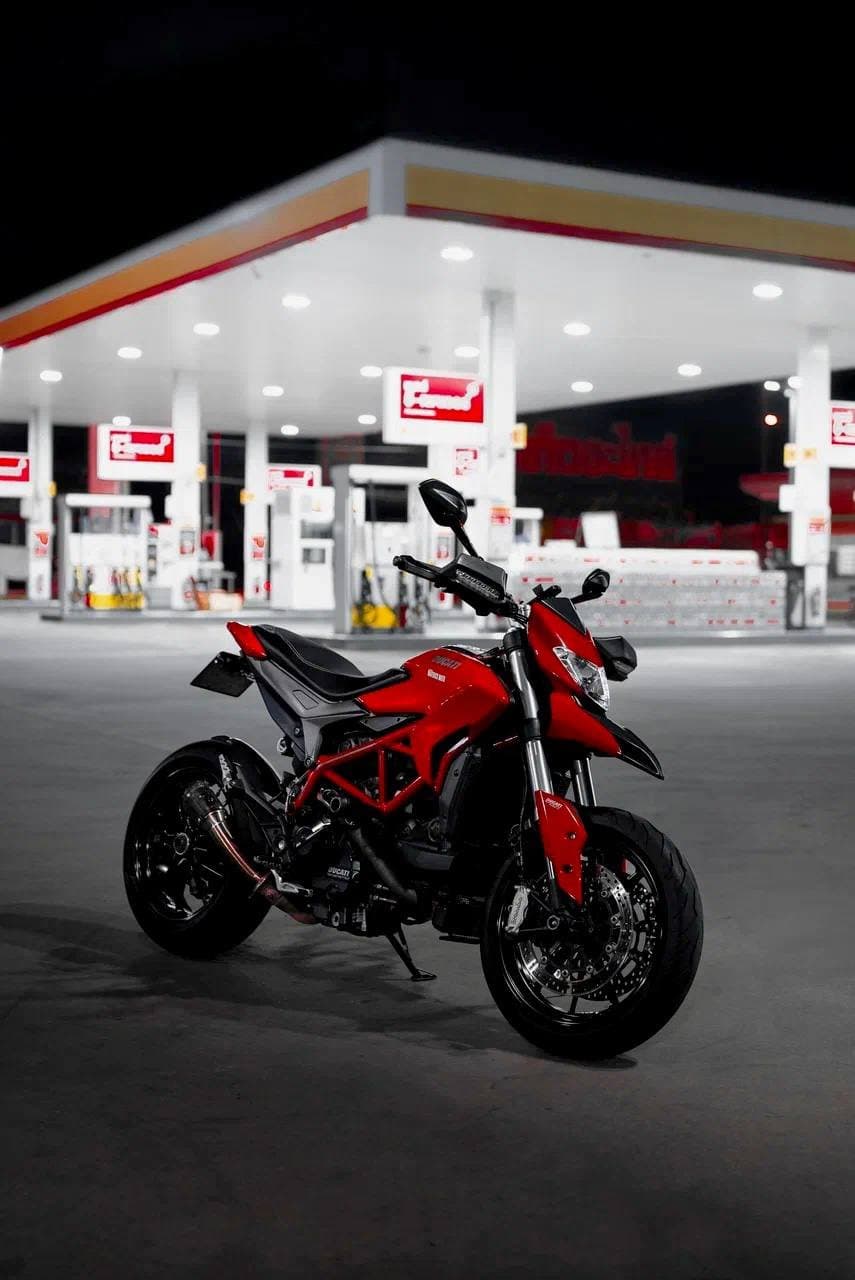 Ducati Hypermotard 939 2