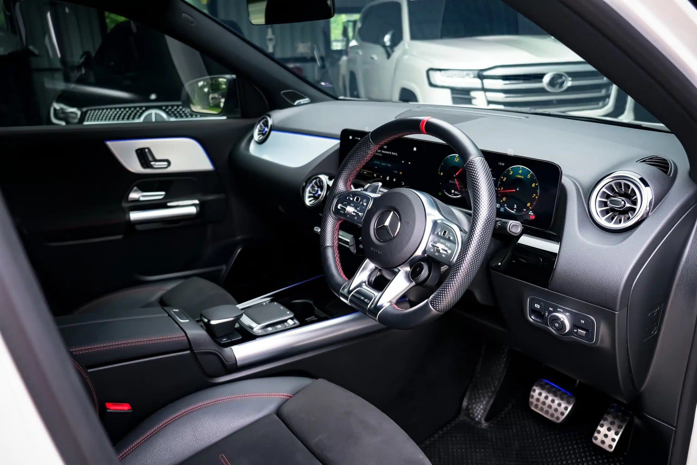 Mercedes-AMG GLA35 5