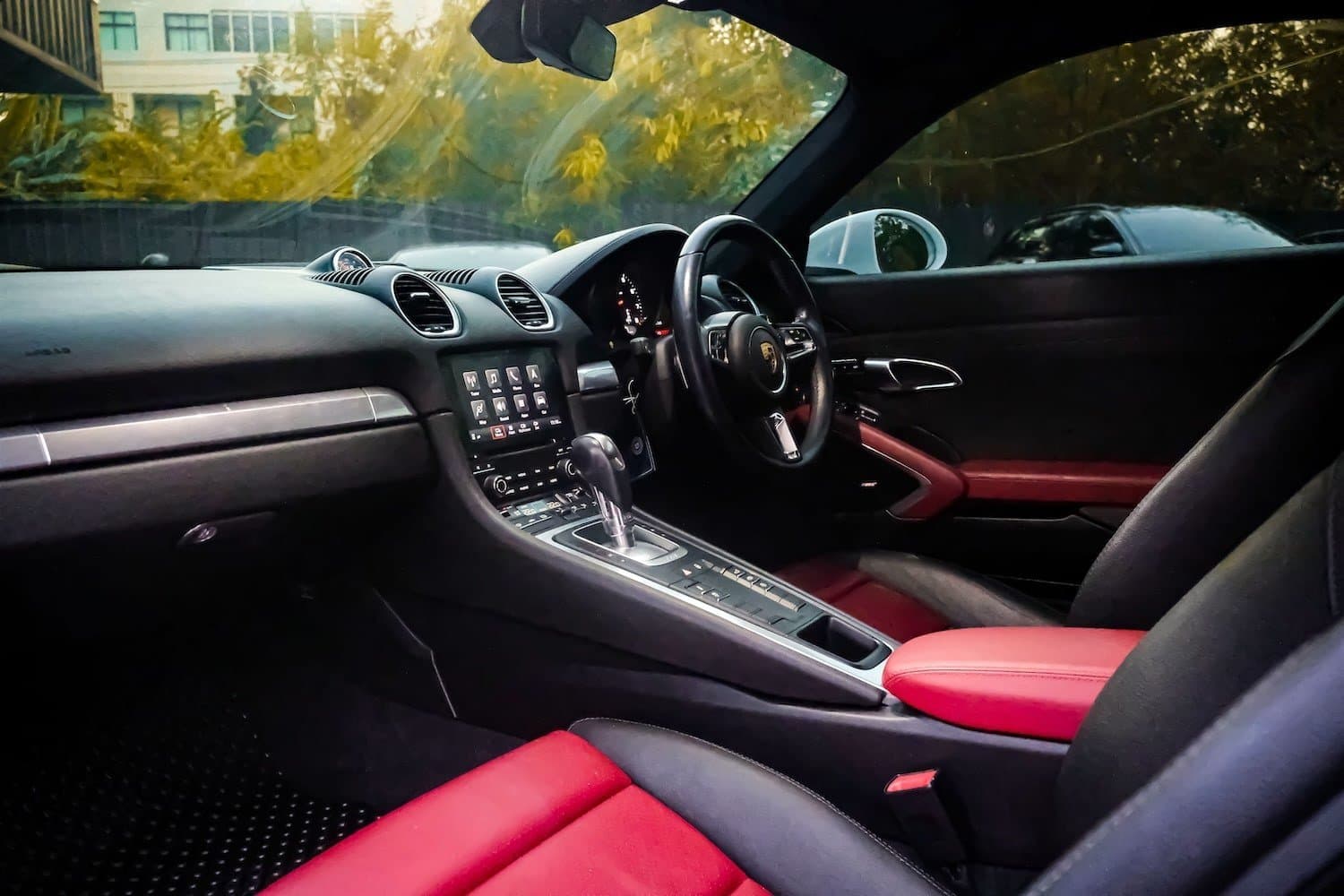 Porsche 718 Cayman 5