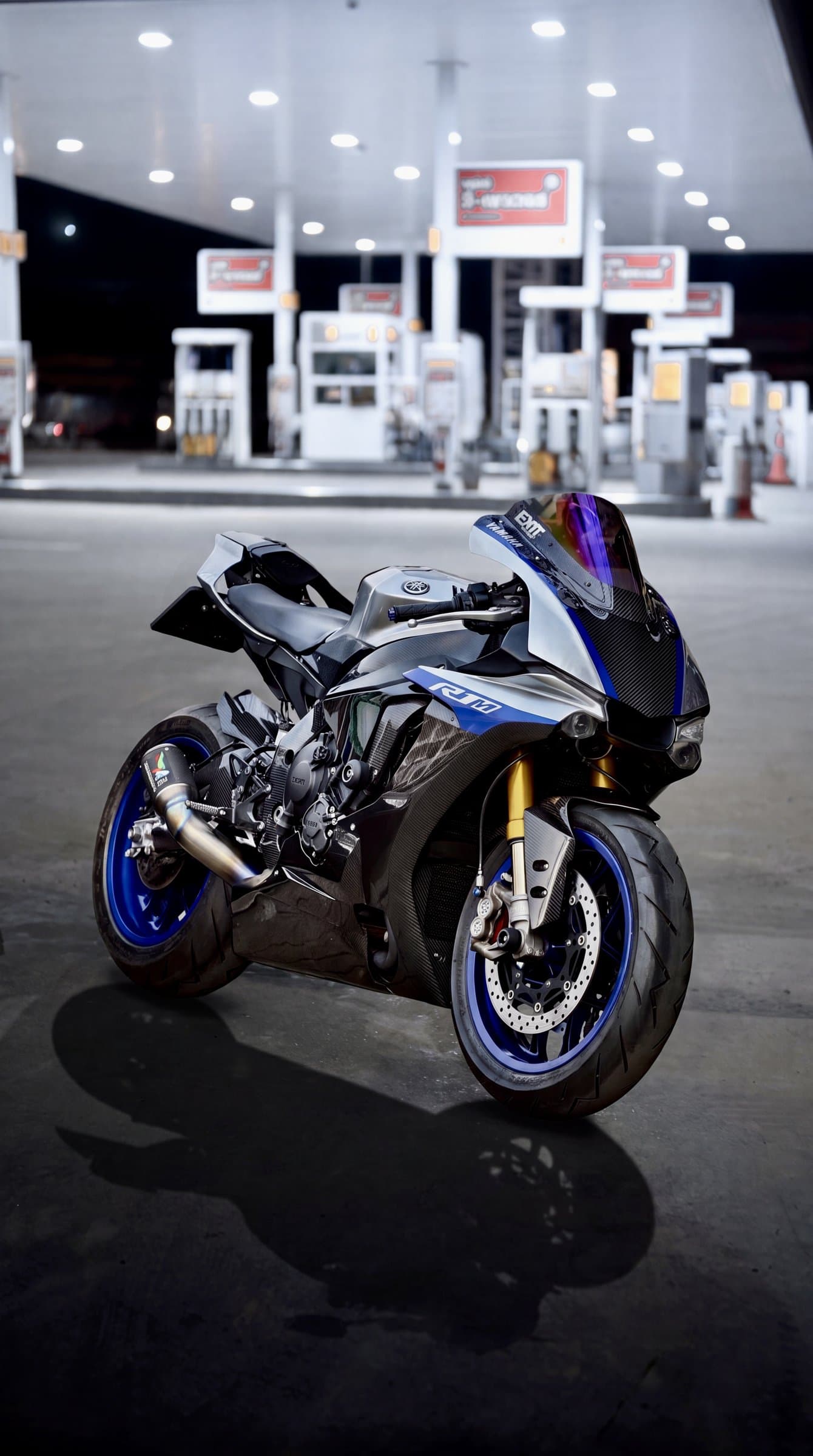 Yamaha R1M Carbon 2