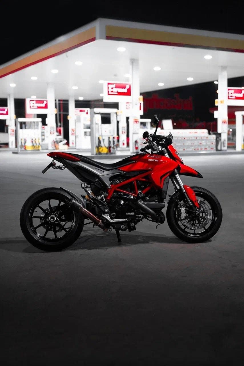 Ducati Hypermotard 939 3