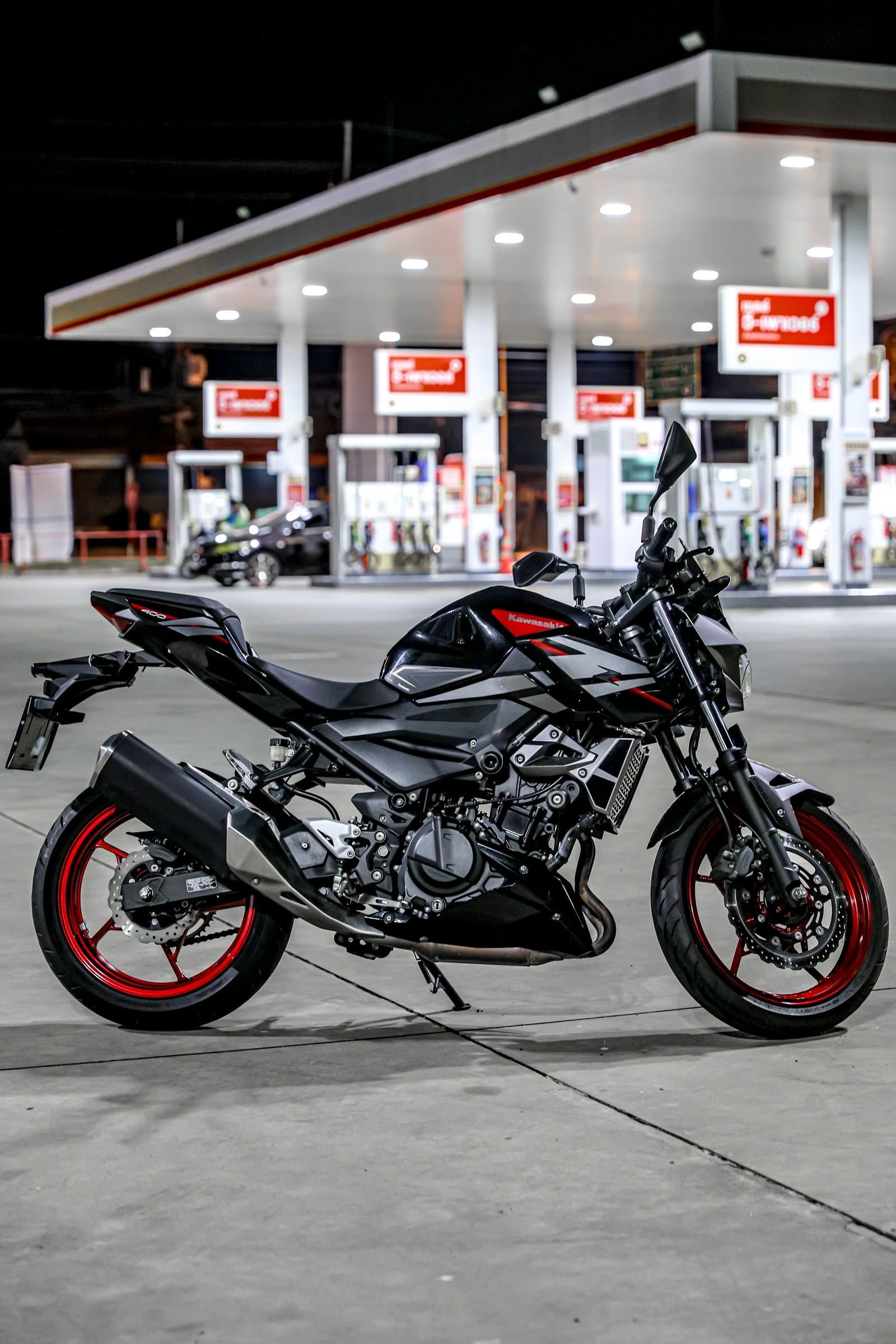 Kawasaki Z400 2