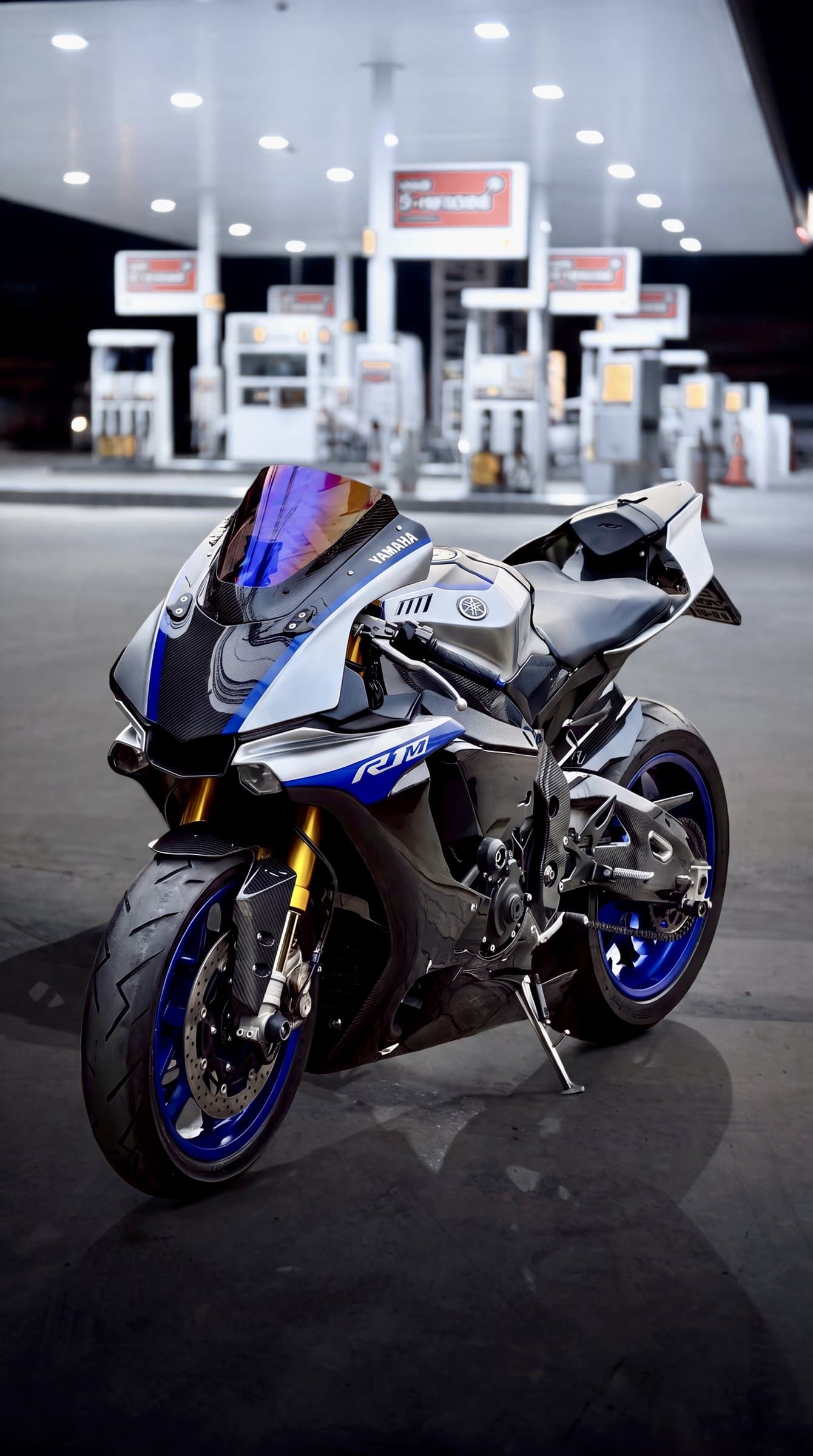 Yamaha R1M Carbon 3