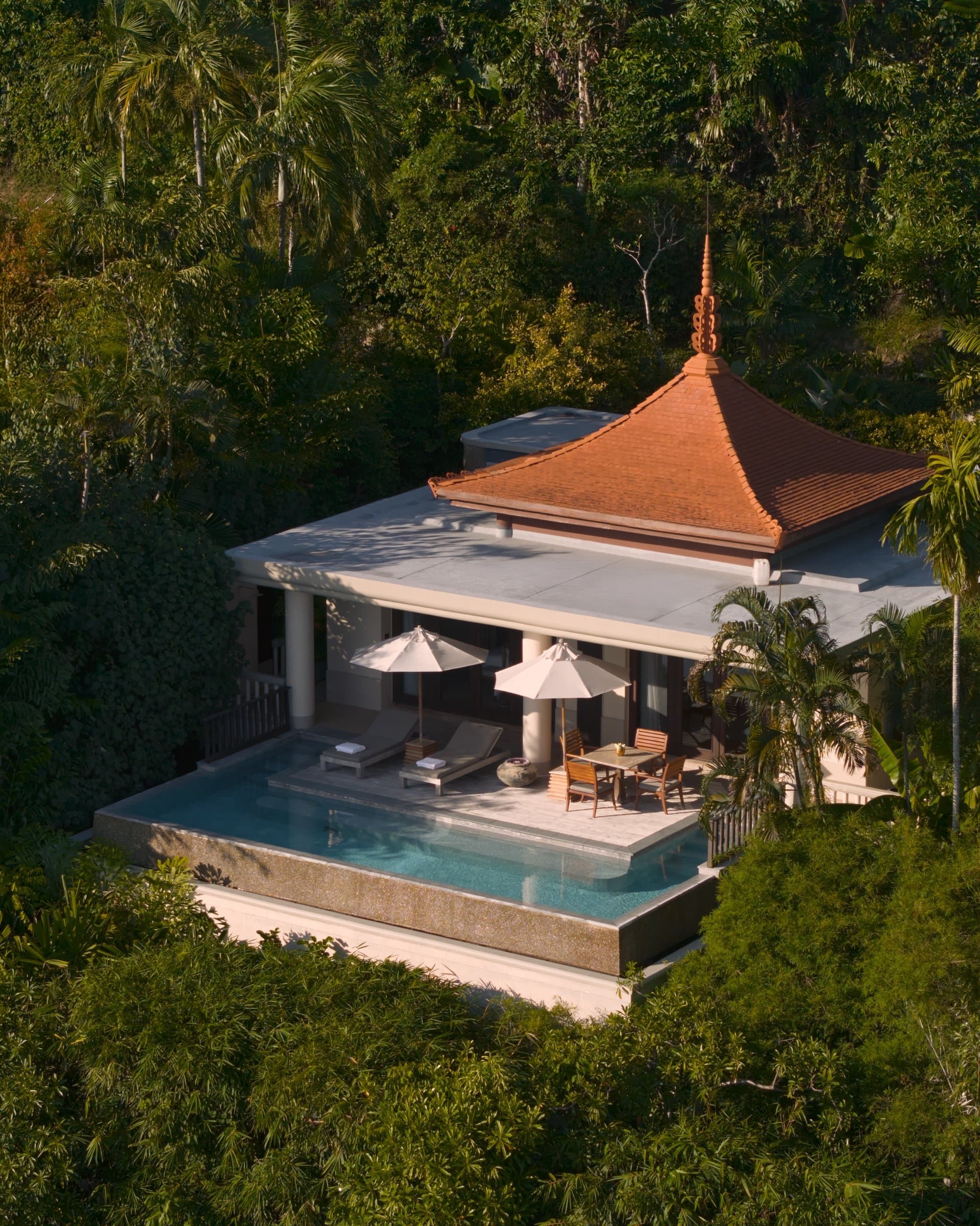Signature Ocean View Pool Suite 4