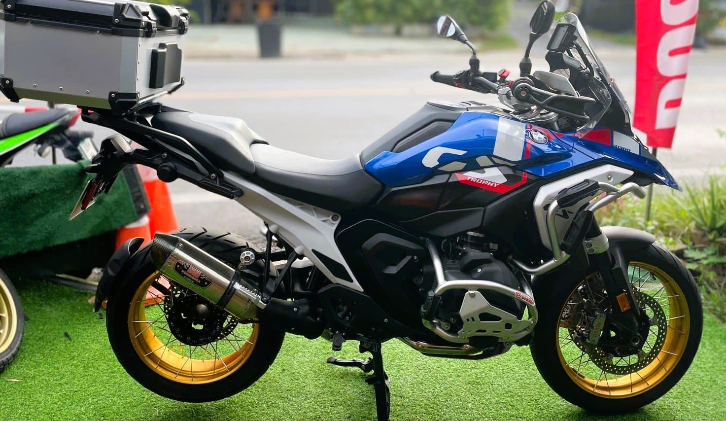 BMW 1300 GS Trophy 2