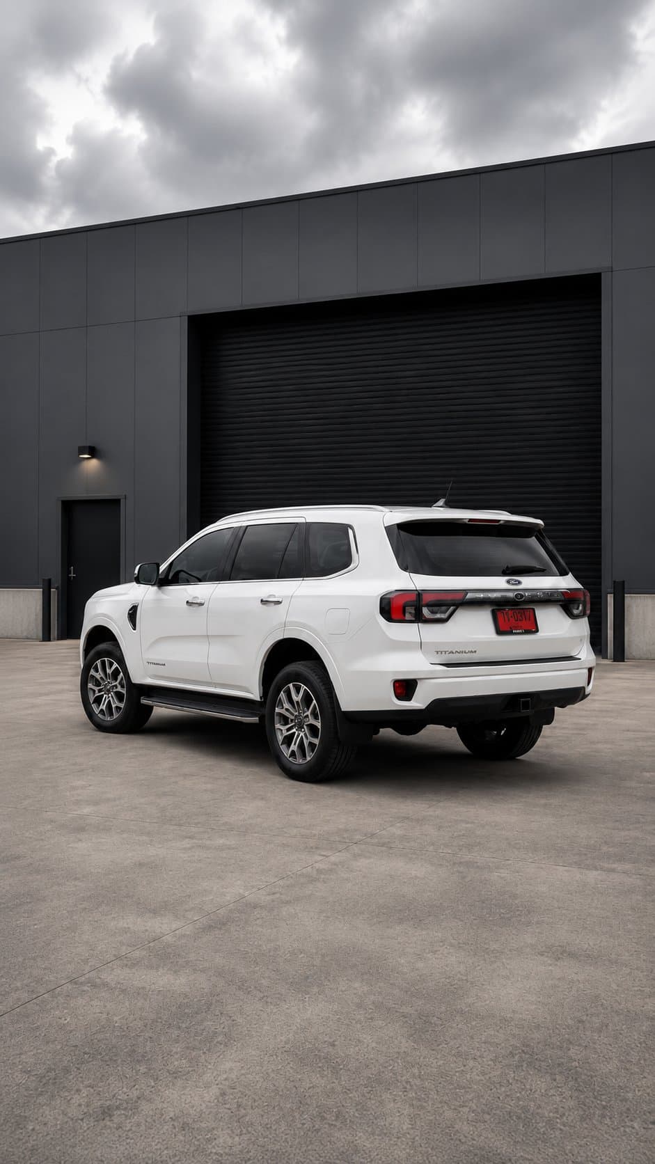 Ford Everest Titanium, white 3