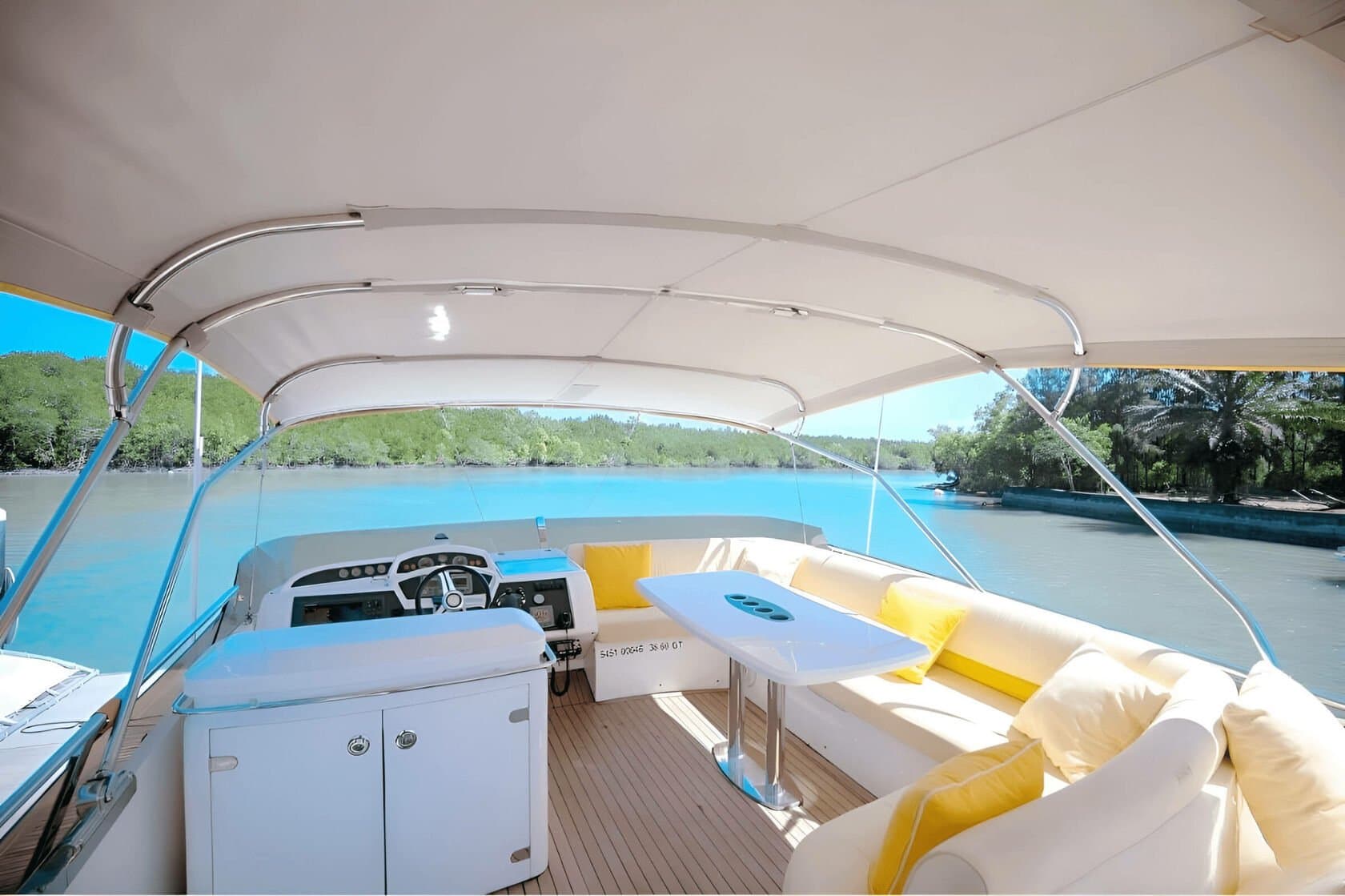 เรือยอชท์เครื่องยนต์ Princess 54 4