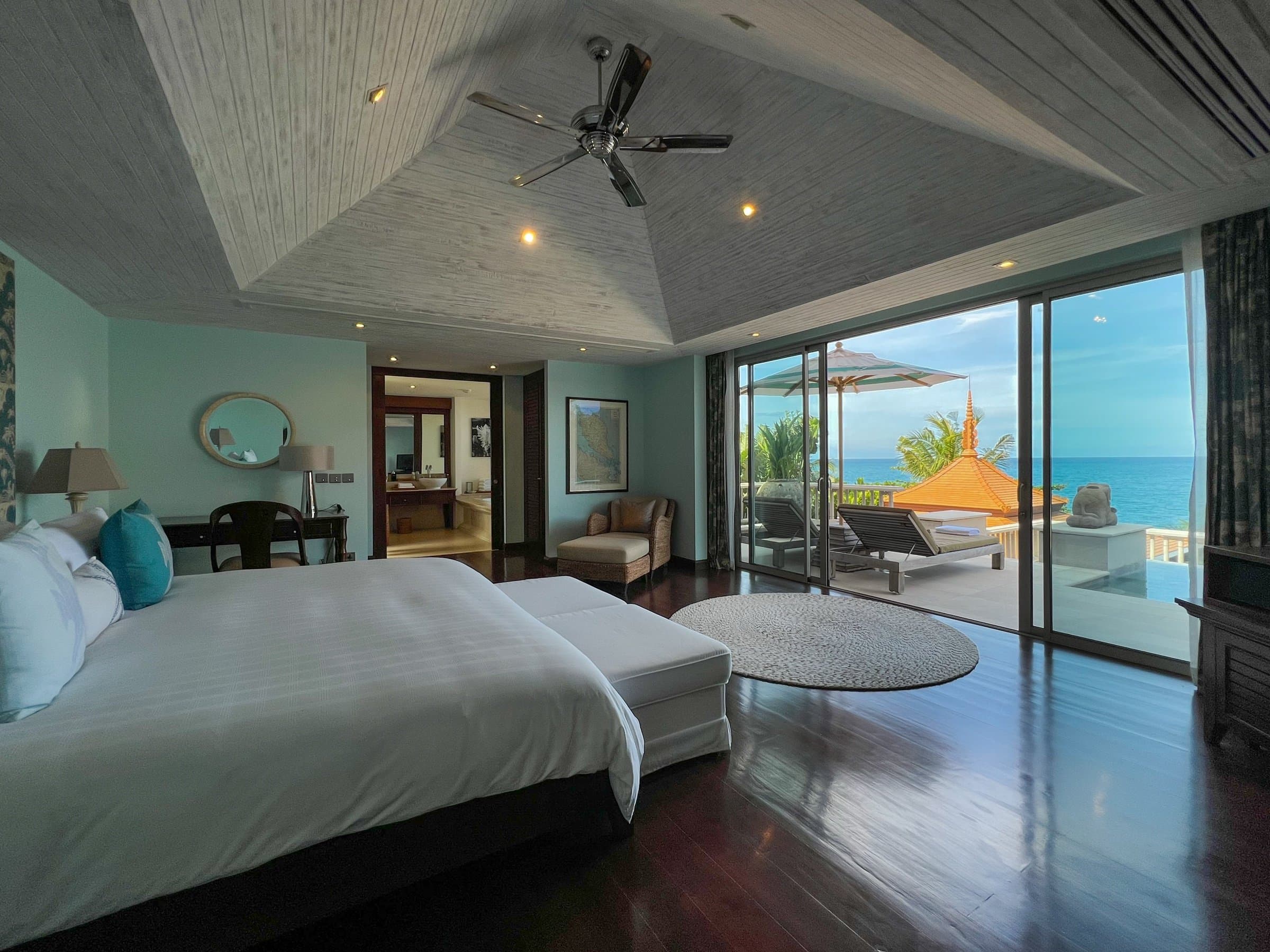 3-Bedroom Ocean Front Residence 4