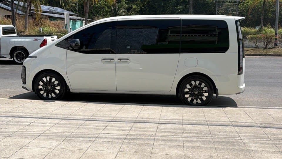 Hyundai Staria