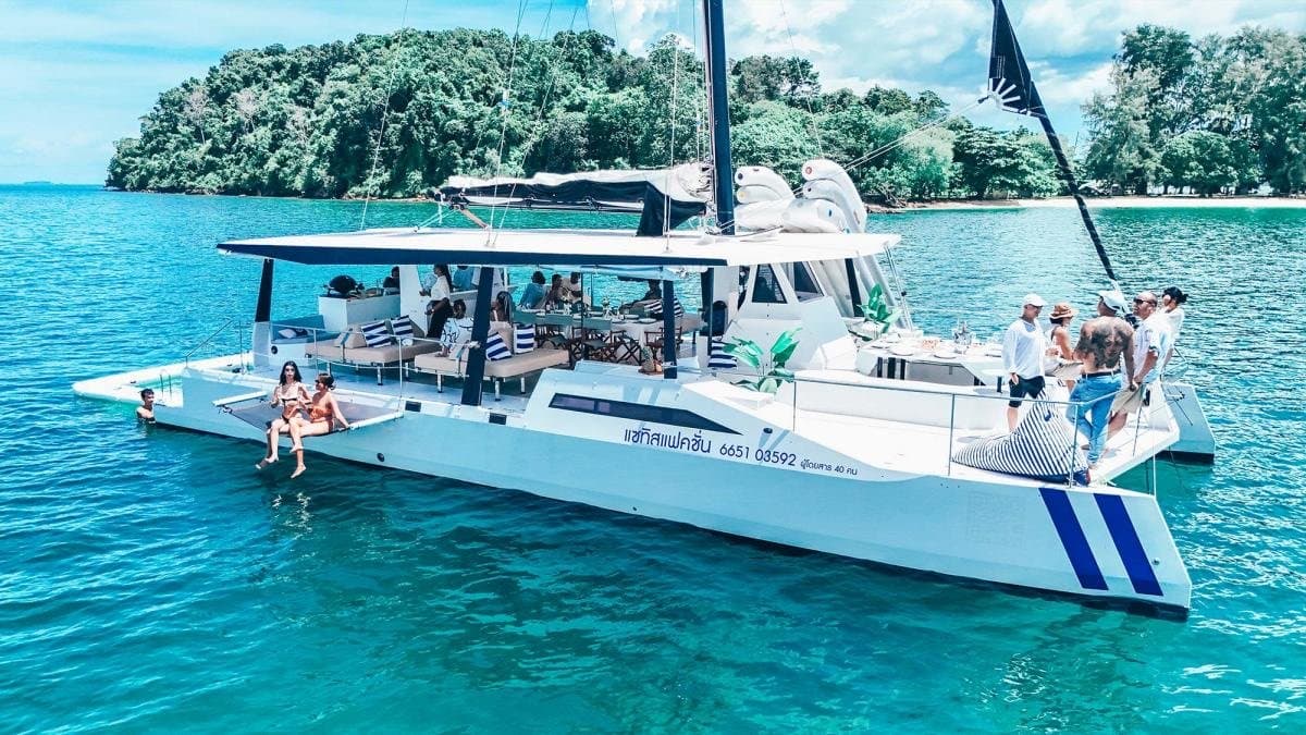 Sailing Beach Club 55ft Satisfaction 3