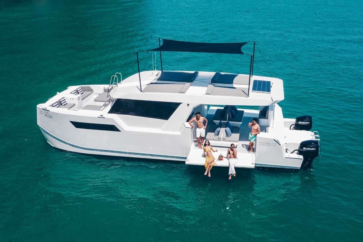 Power Catamaran 50ft Prada 2