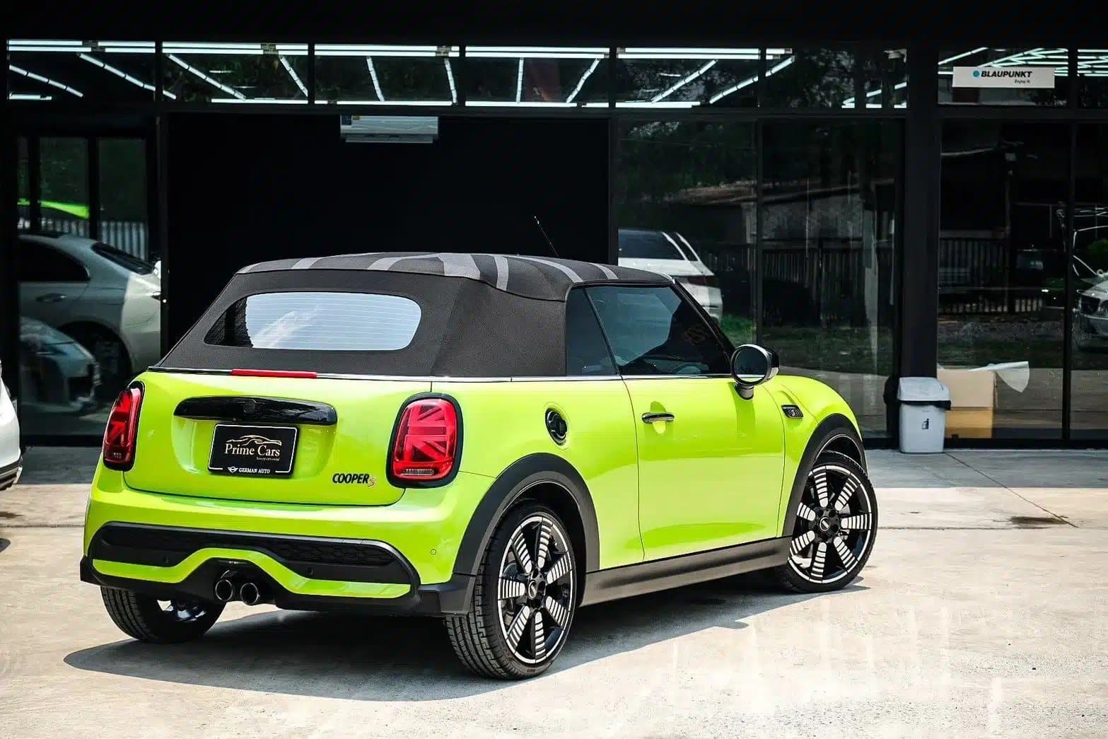 MINI Cooper S Convertible 2