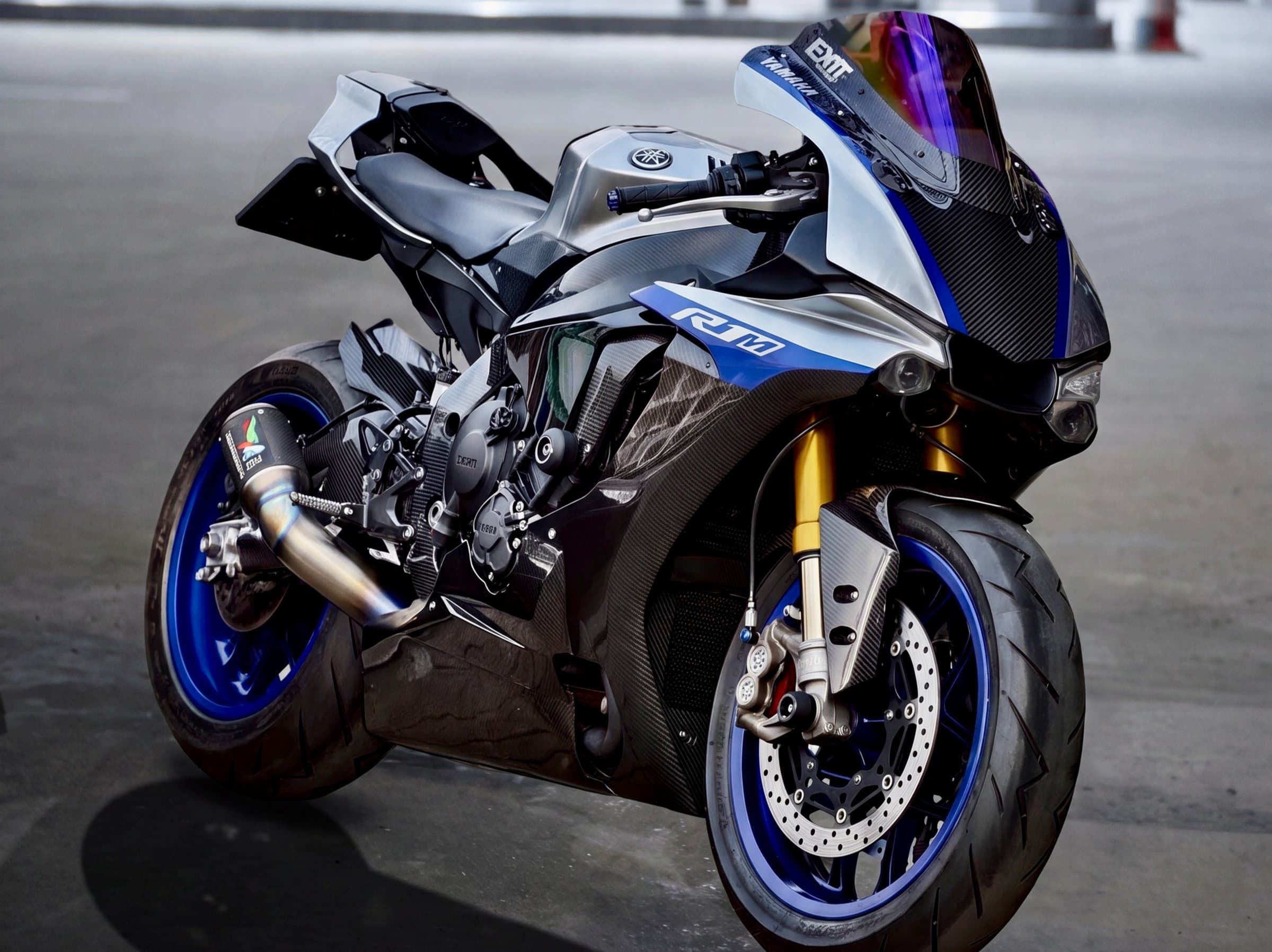 Yamaha R1M Carbon
