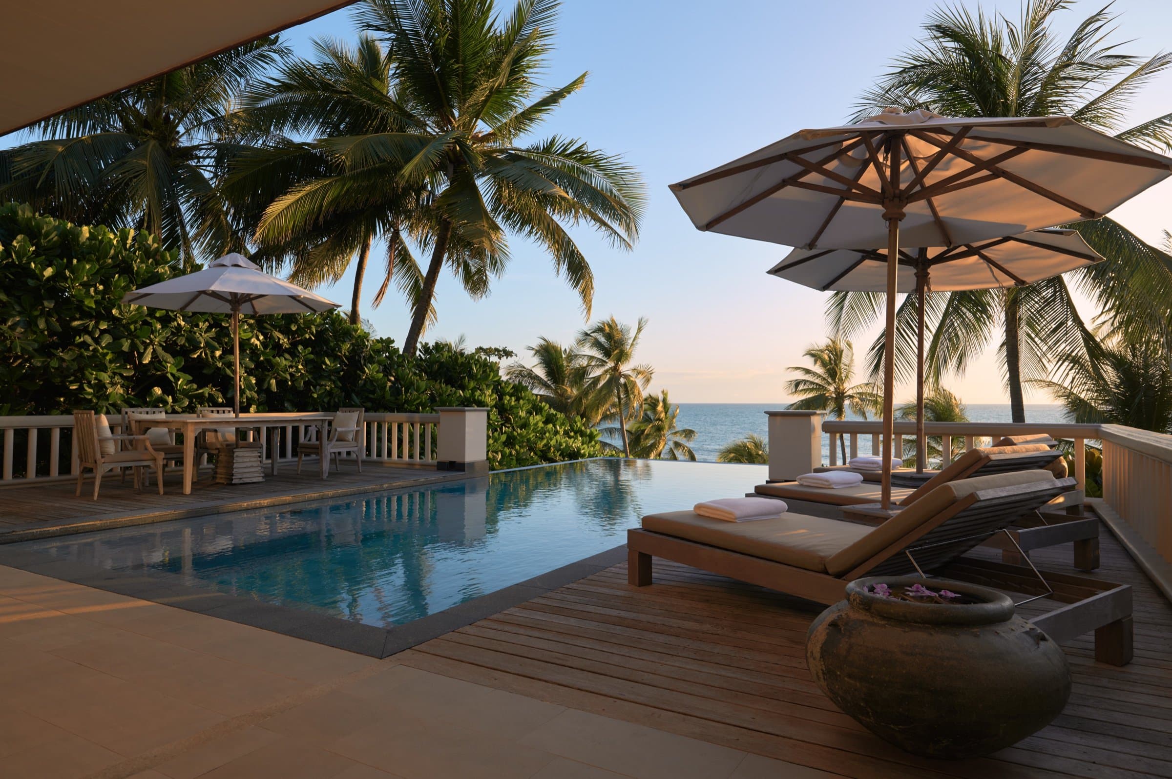 2 Bedroom Ocean Front Pool Villa 4
