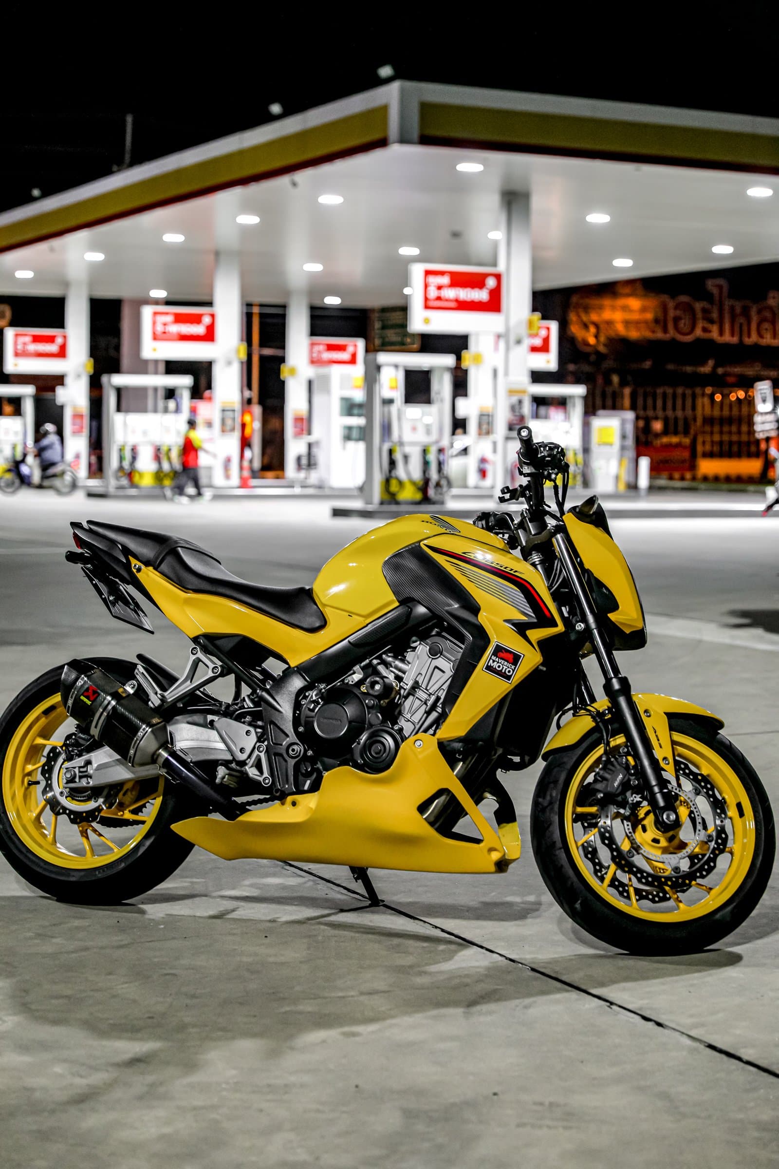 Honda CB650F, yellow 2
