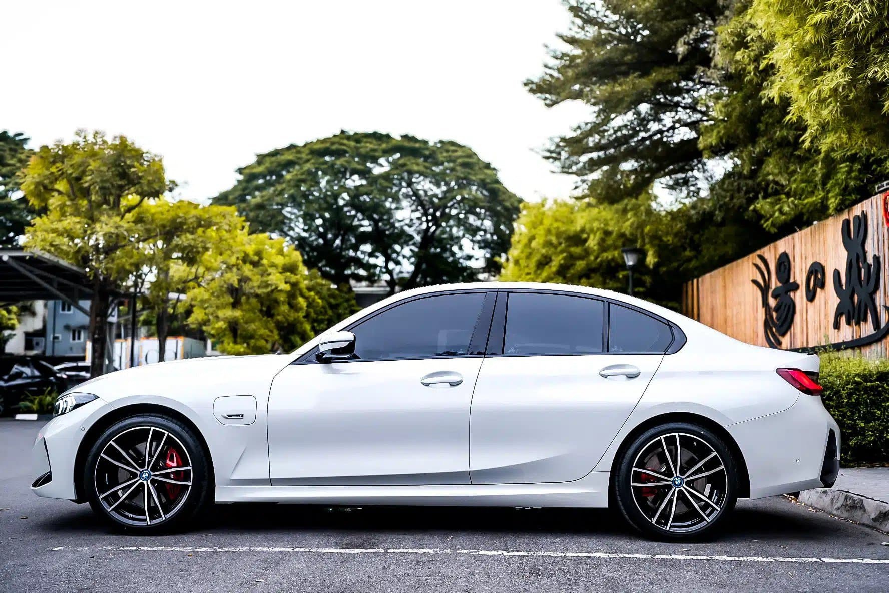 BMW 330e M Sport LCI 4