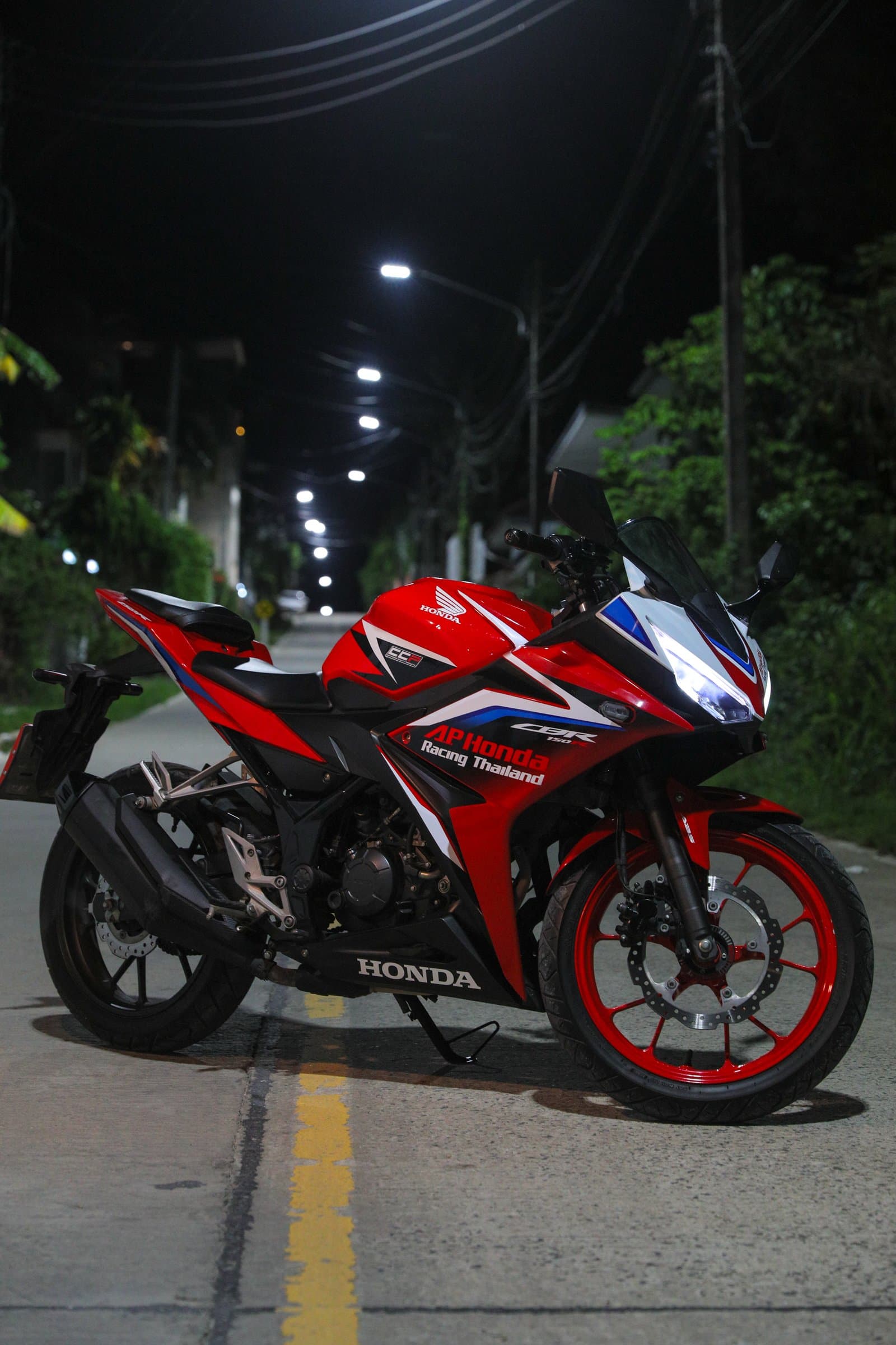 Honda CBR150R 2