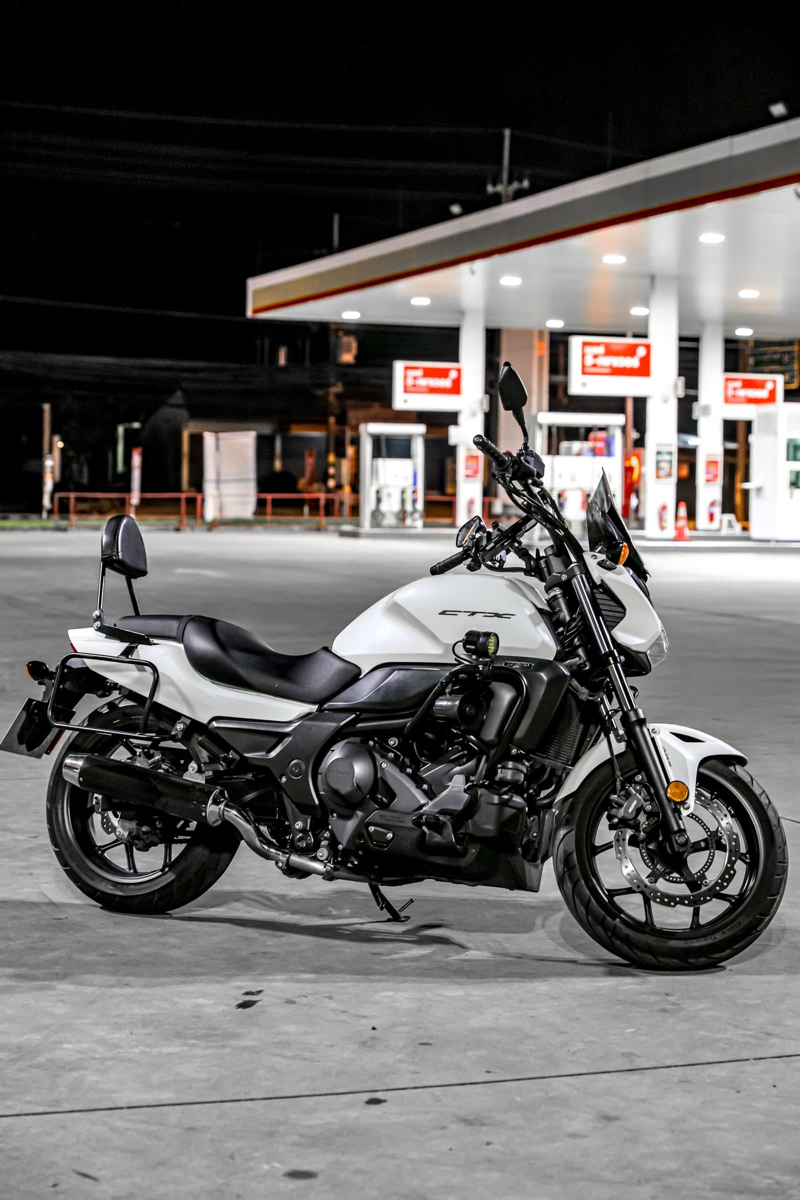 Honda CTX700 2