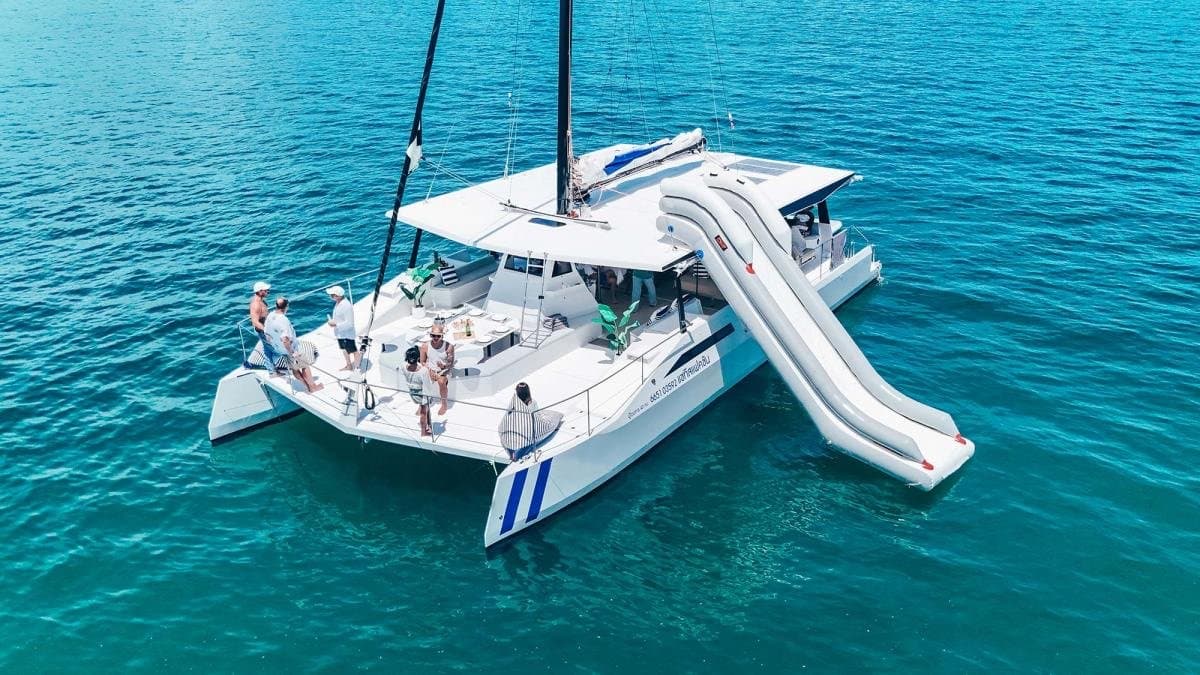 Sailing Beach Club 55ft Satisfaction 2