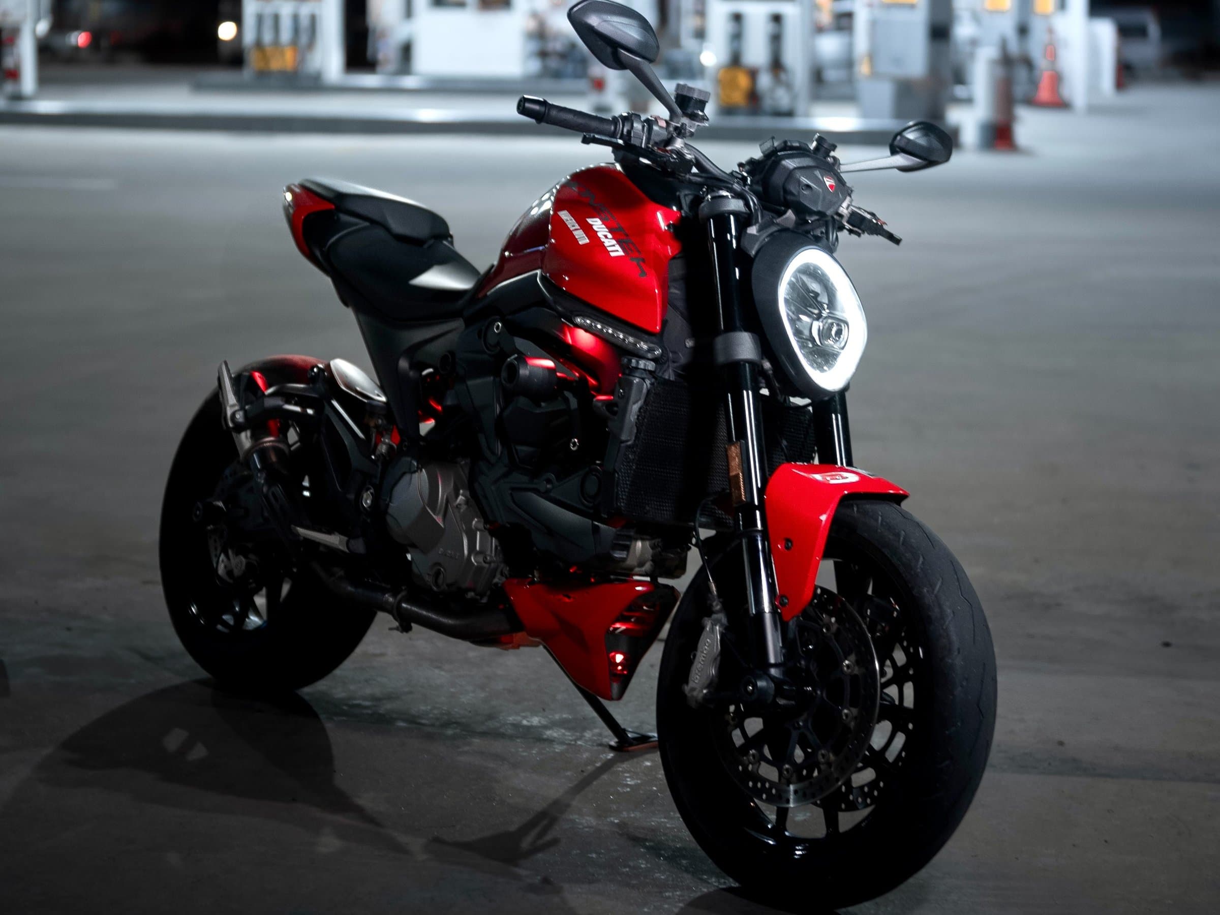 Ducati Monster 937
