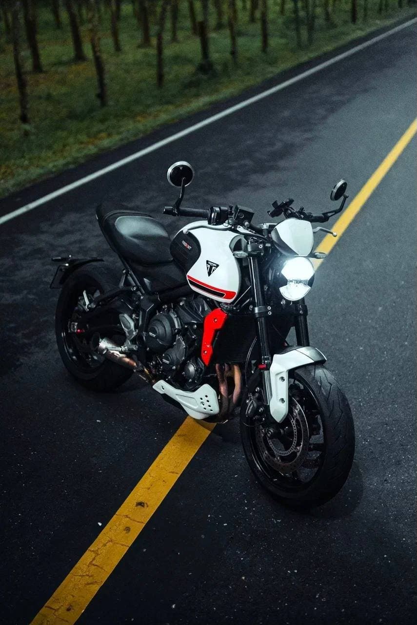 Triumph Trident 660 2