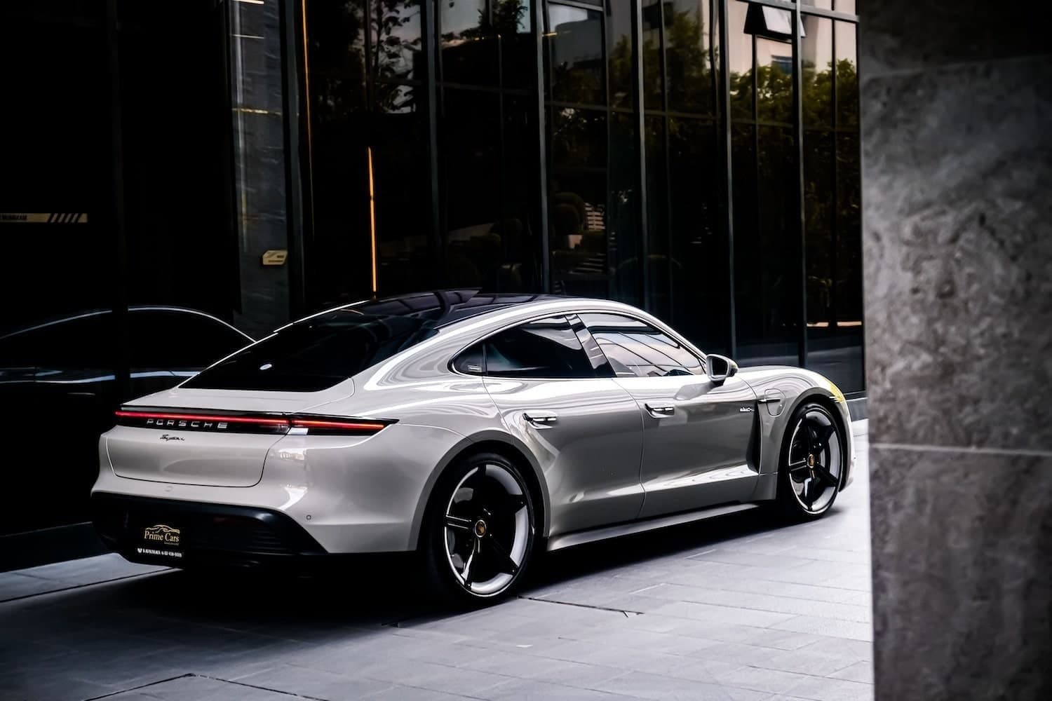 Porsche Taycan 4