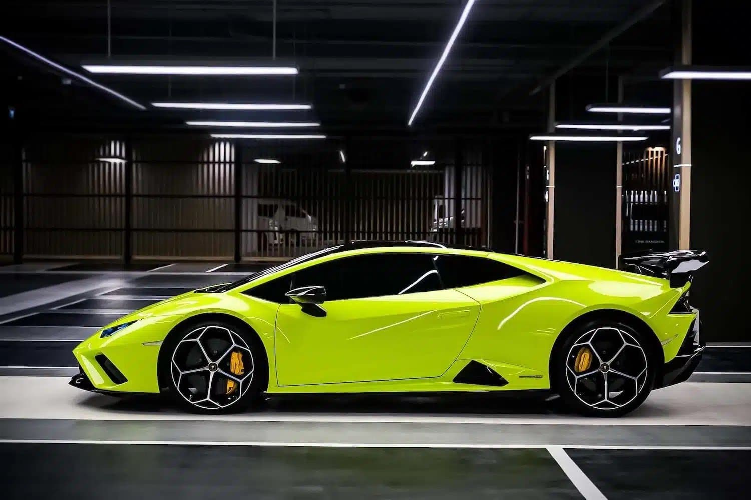 Lamborghini Huracan EVO RWD 4