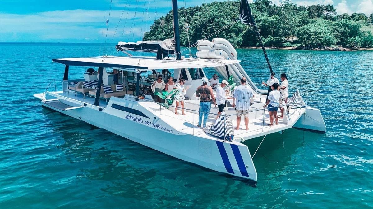 Sailing Beach Club 55ft Satisfaction